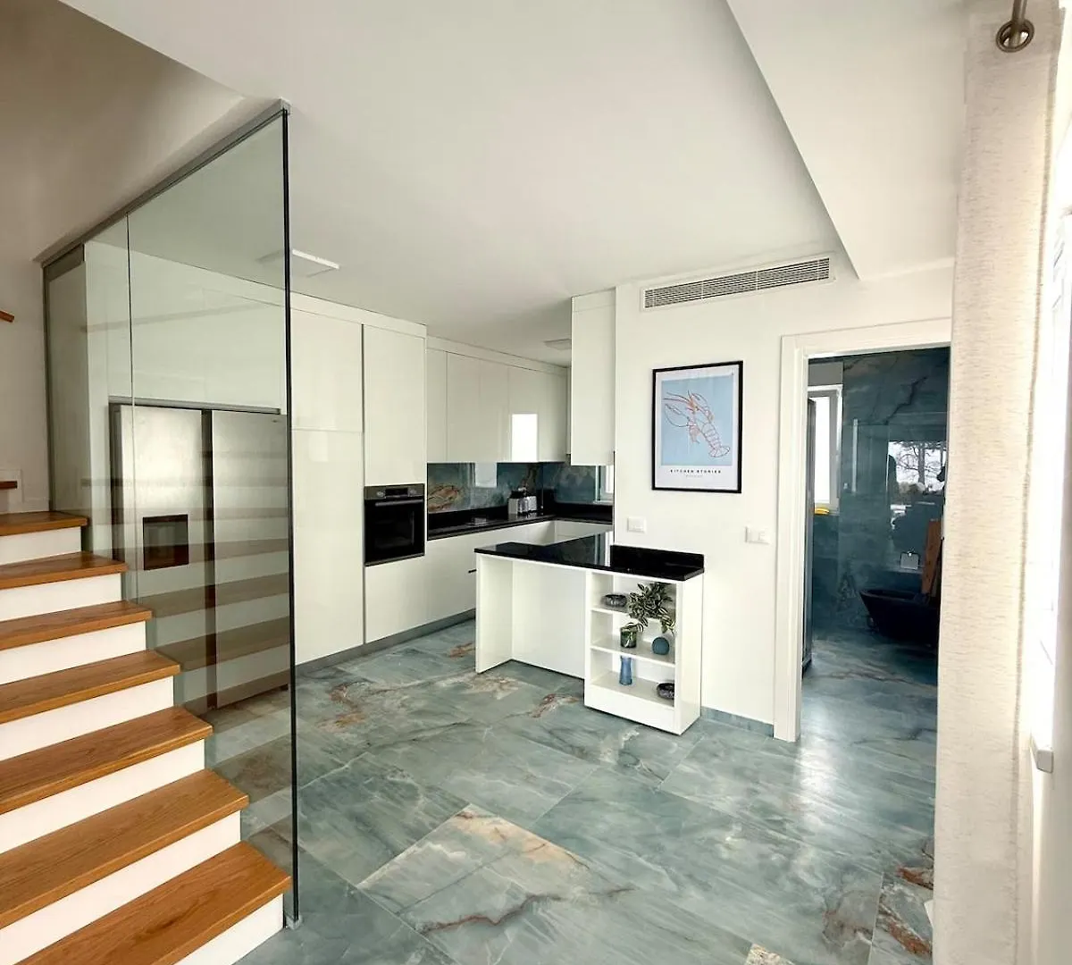New Villa With Pool, Sea View, פורץ