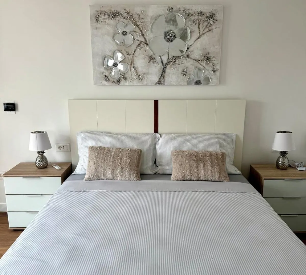 New Villa With Pool, Sea View, פורץ 0*,