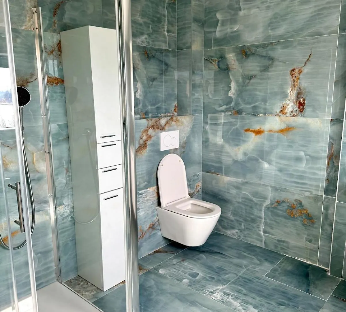 New Villa With Pool, Sea View, פורץ