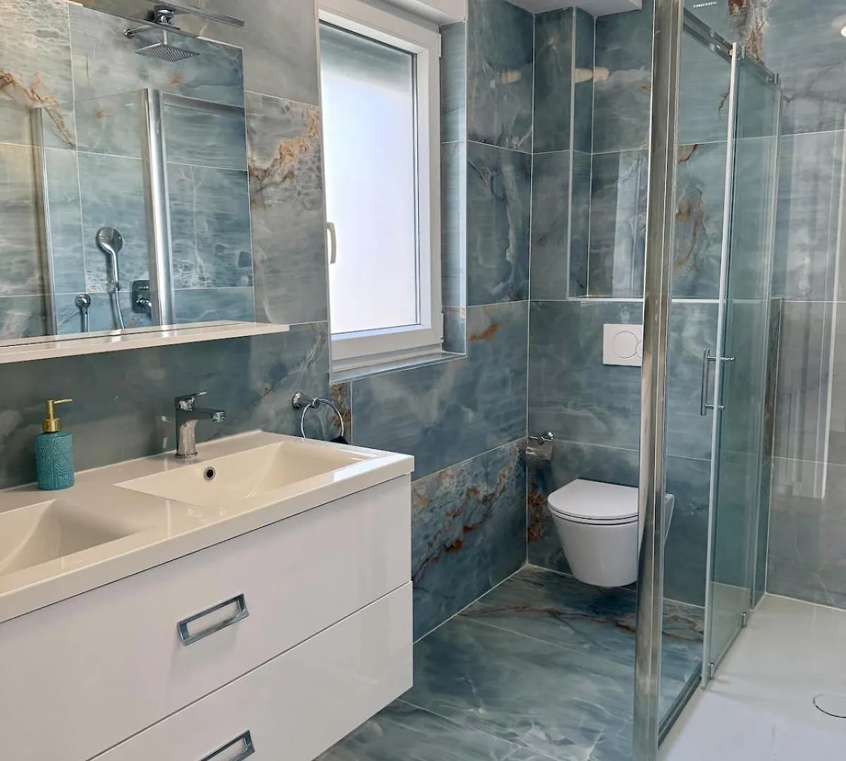 New Villa With Pool, Sea View, פורץ