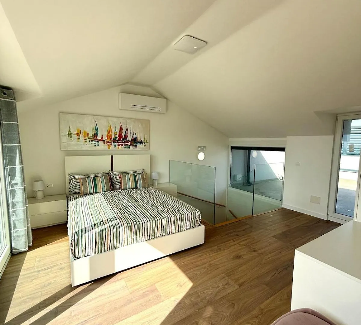 New Villa With Pool, Sea View, פורץ