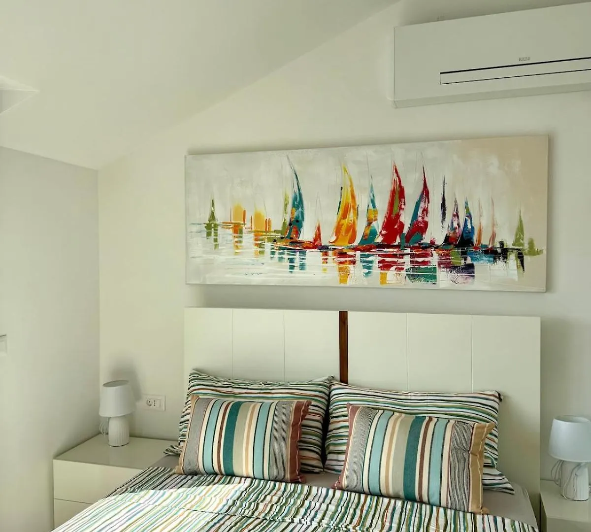 New Villa With Pool, Sea View, פורץ
